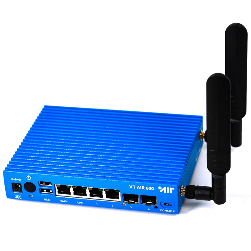 Blauer WLAN-Router mit Antennen und Anschlüssen.