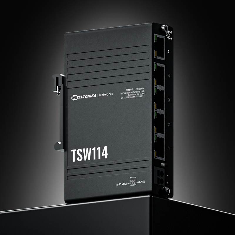 Netzwerk-Switch TSW114 auf dunklem Hintergrund.